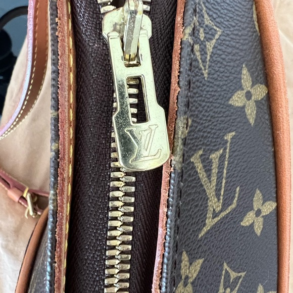 SOLD- Louis Vuitton ellipse backpack. - Picture 6 of 11